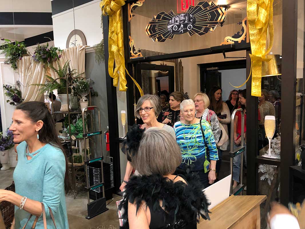 Ladies Night at Frisco Mercantile 10/21/2021 - More guests arriving