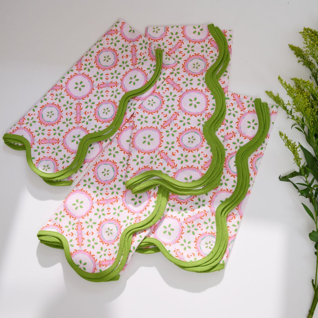 Rosie Scalloped Dinner Napkins
