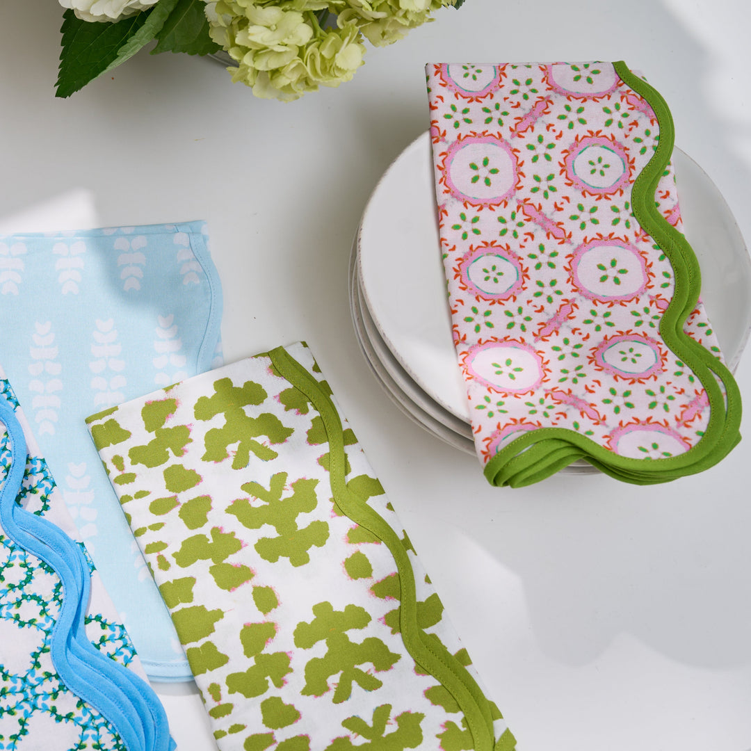 Rosie Scalloped Dinner Napkins